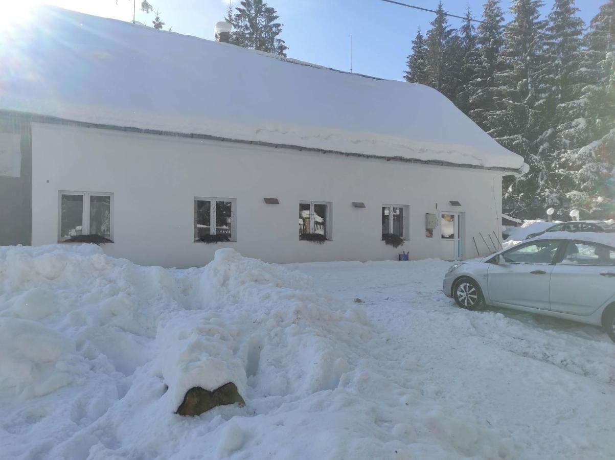 Penzion Smrekovica Ruzomberok Exteriör bild